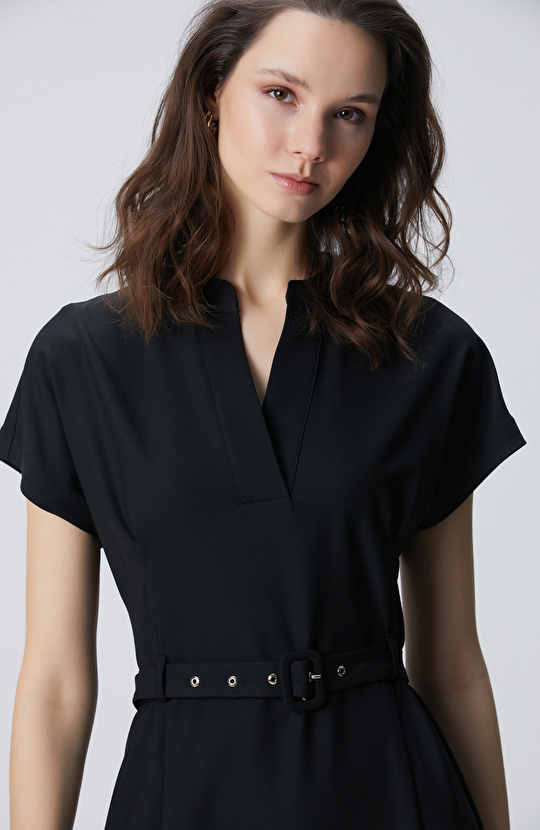 Siyah Kemerli Mini Elbise