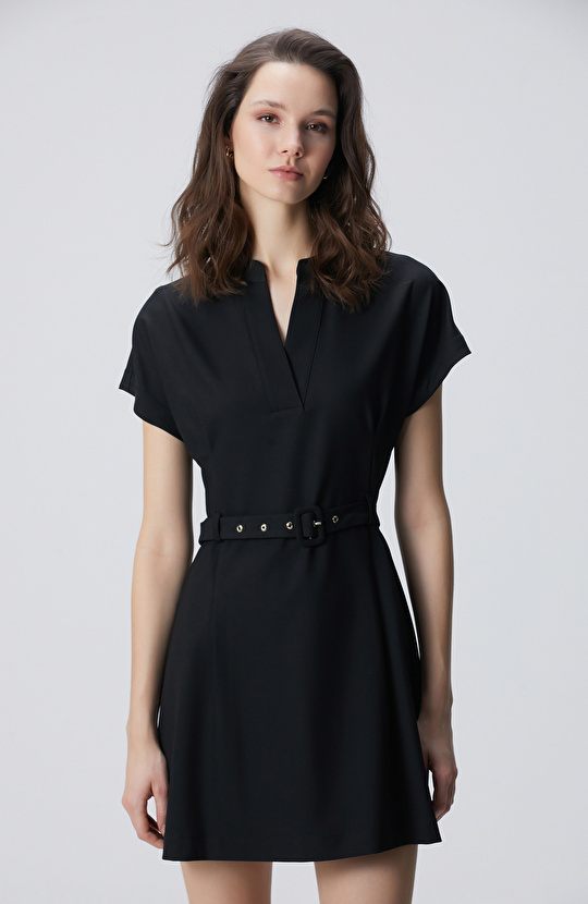 Siyah Kemerli Mini Elbise