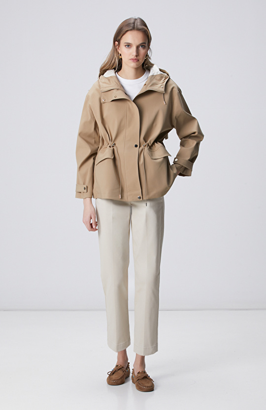 Bej Kapüşonlu Mont