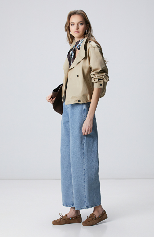 Taş Yakası Kemerli Mont