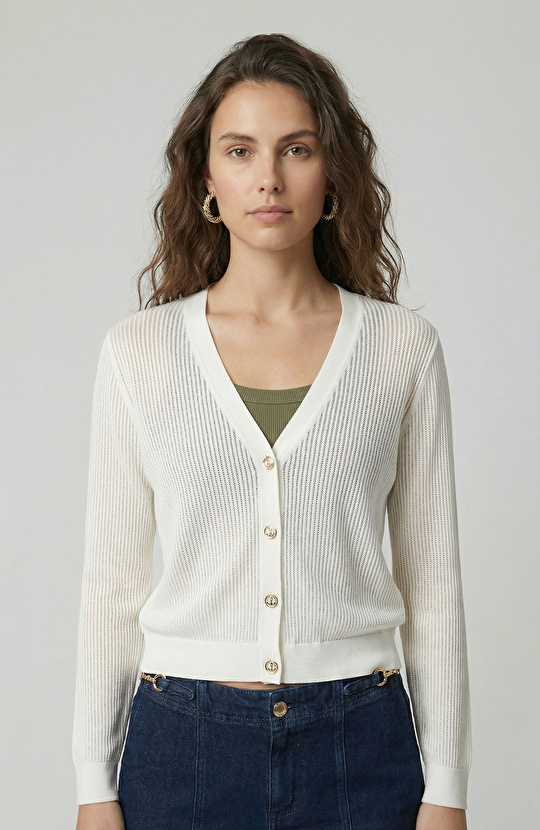 Beyaz V Yaka Düğme Kapama