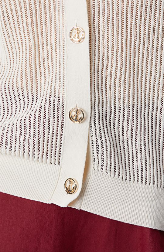 Beyaz Ajur Detaylı Hırka