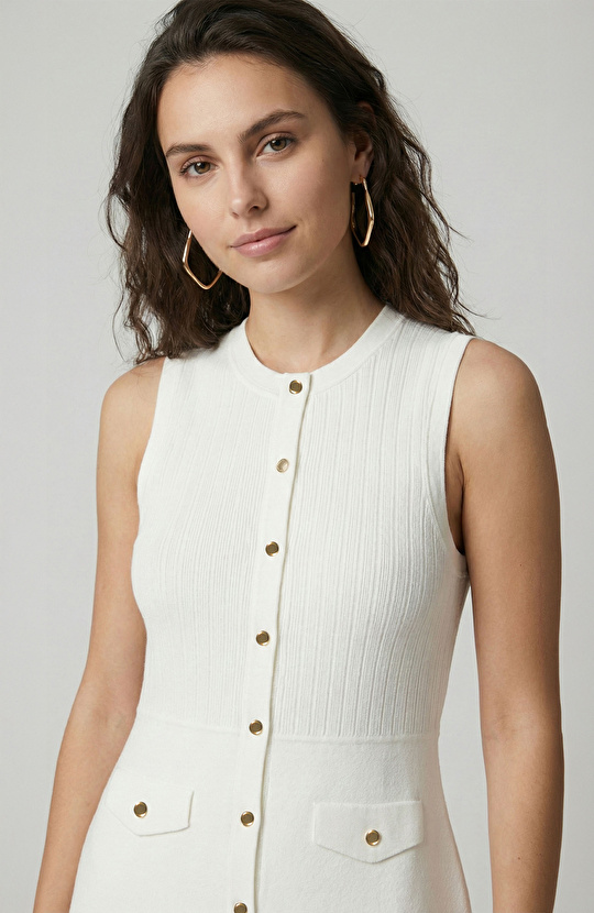 Kırıkbeyaz Kolsuz Düğme Detaylı Elbise