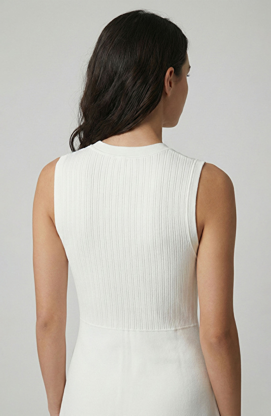 Kırıkbeyaz Kolsuz Düğme Detaylı Elbise