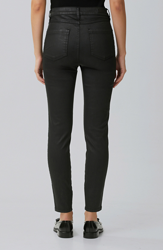 Siyah Kaplamalı Skinny Kalıp Denim Pantolon