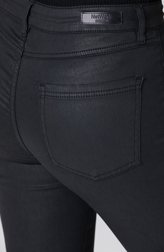 Siyah Kaplamalı Skinny Kalıp Denim Pantolon
