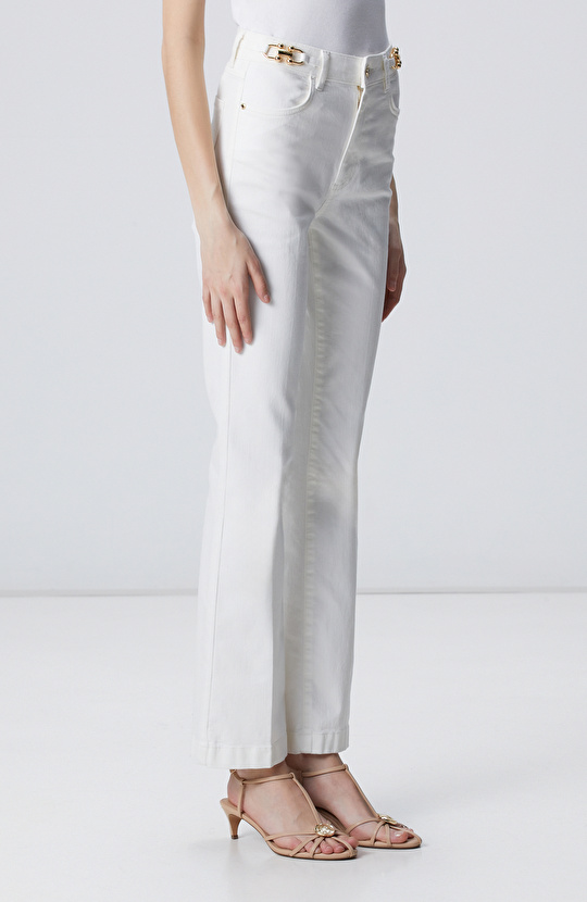 Kırık Beyaz Aksesuarlı Denim Pantolon