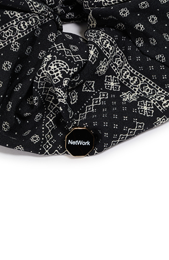 Siyah Şal Desenli Kadın Lastikli Toka