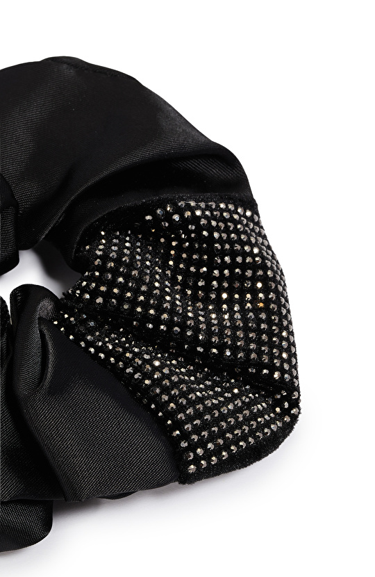 Siyah Taş Detaylı Kadın Lastikli Toka