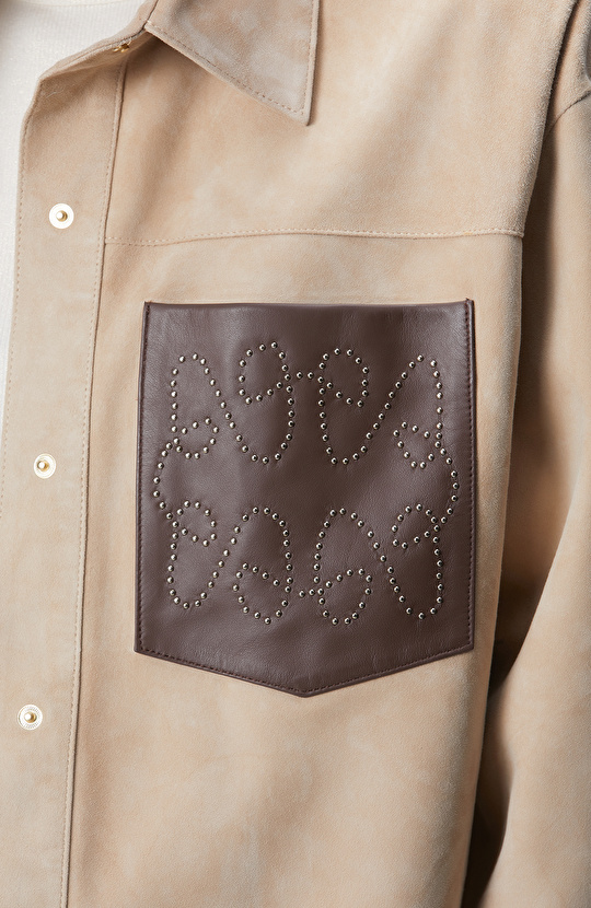 Bej Cep Detaylı Süet Gömlek