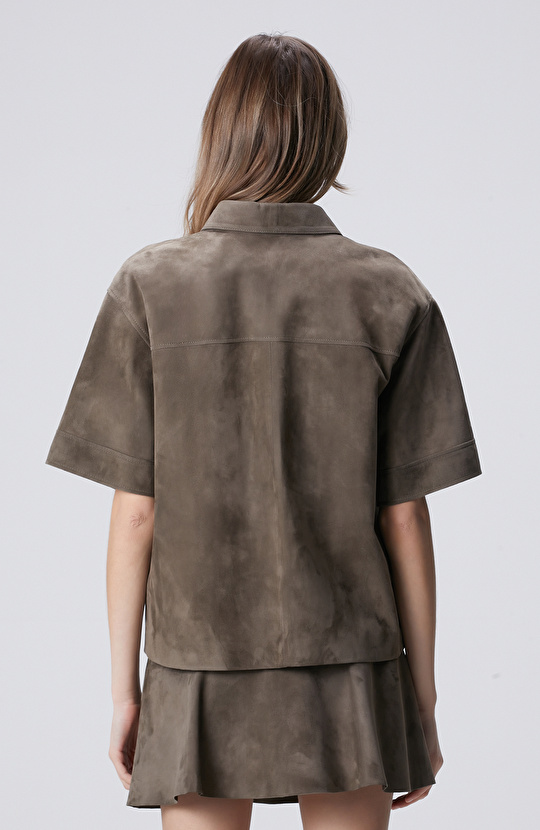 Haki Cepleri Aksesuarlı Süet Deri Mont