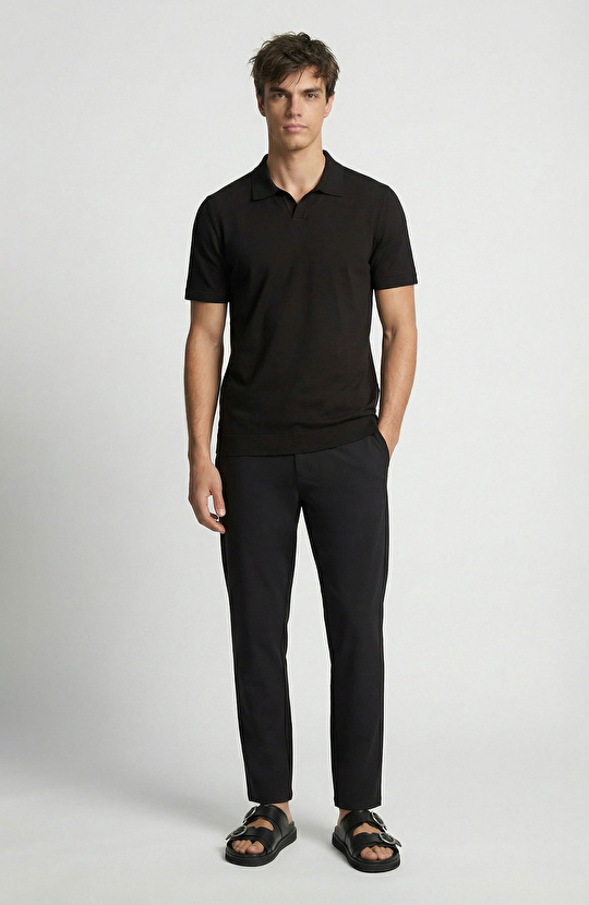 Siyah Apaş Yaka Basic Kısa Kol Kazak