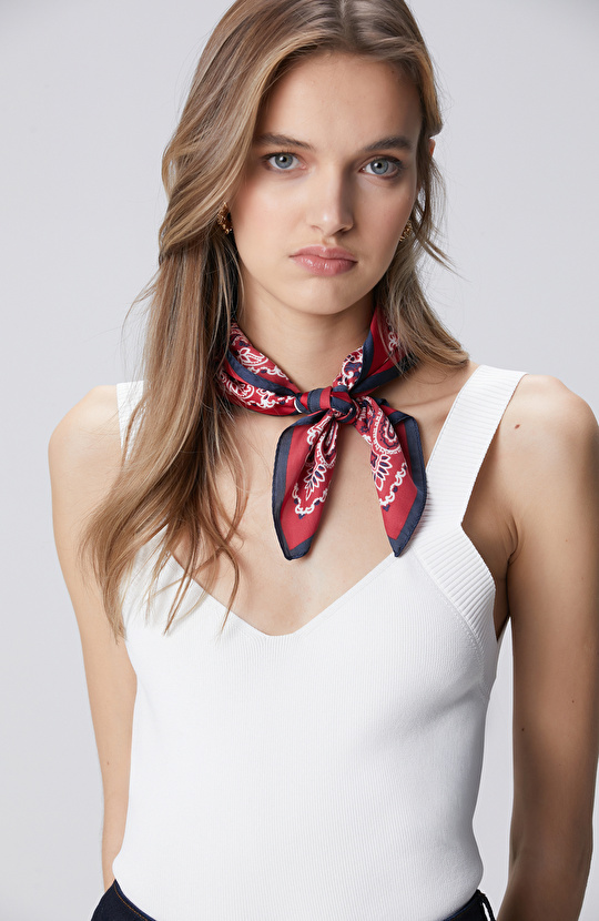 Kırık Beyaz Örgü Detaylı Triko Atlet