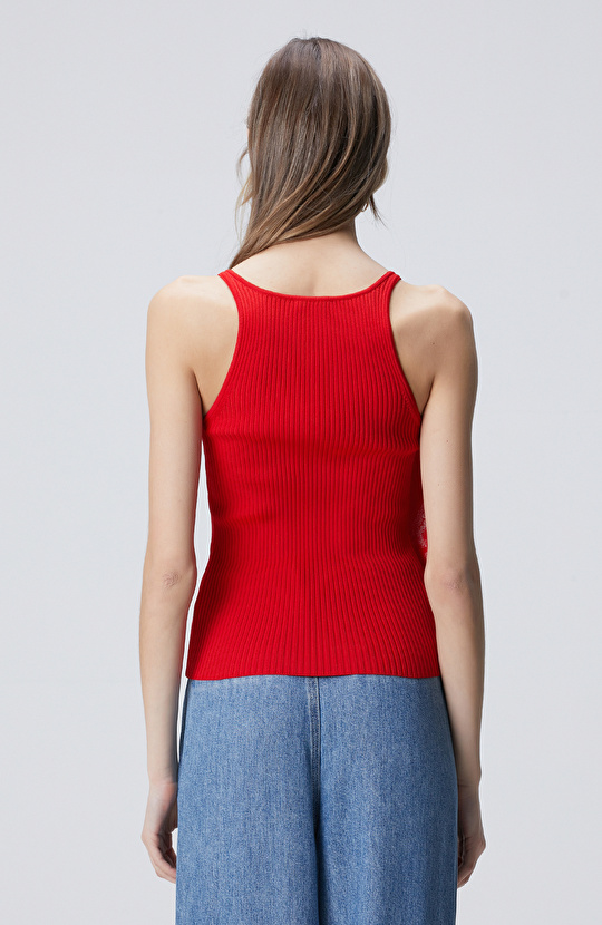 Kırmızı Aksesuarlı Triko Atlet