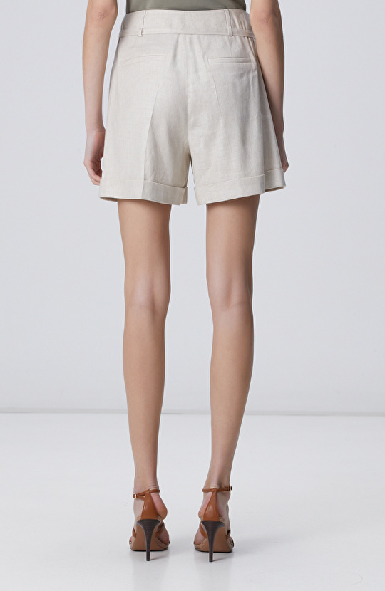 Bej Melanj Kumaş Kemerli Şort