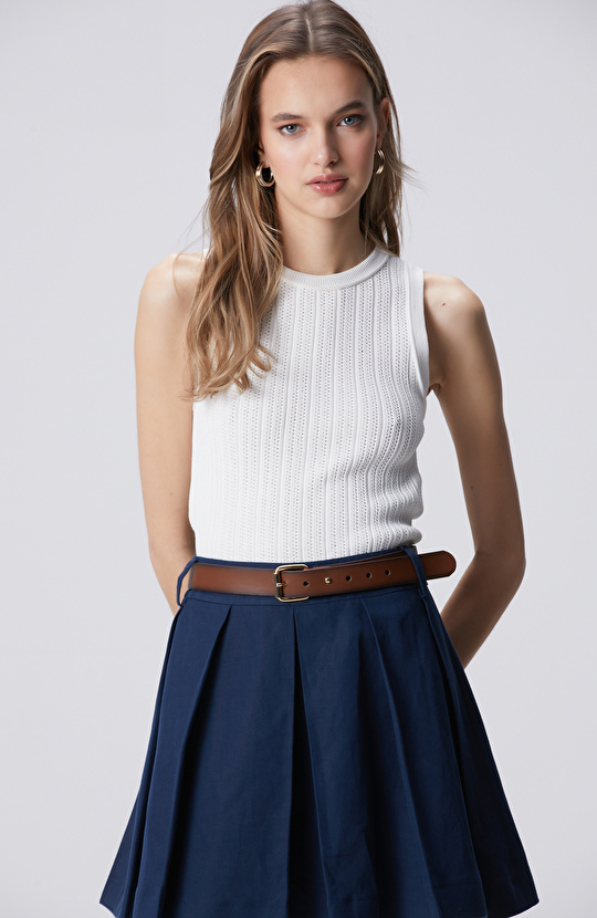 Kırık Beyaz Kolsuz Basic Triko Kazak