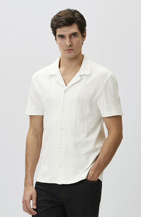Kırık Beyaz Ajurlu Örme Gömlek