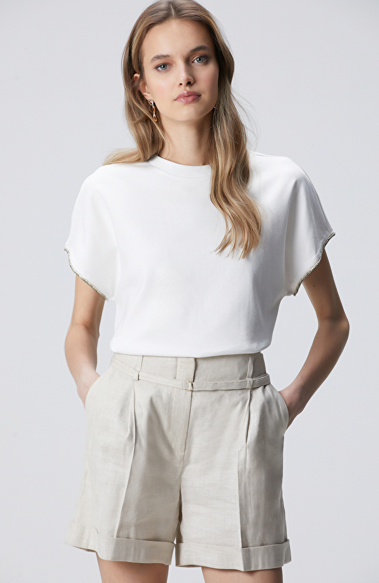 Kırık Beyaz Kol Ucu Taş Detaylı T-shirt