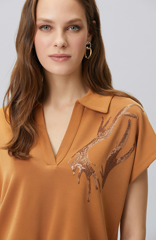 Cinnamon Sequin Embroidery Detailed T-shirt