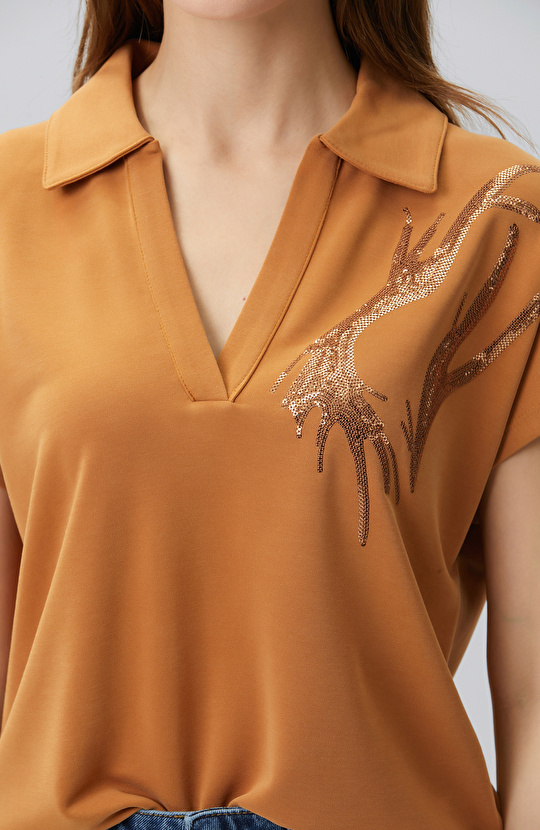 Cinnamon Sequin Embroidery Detailed T-shirt