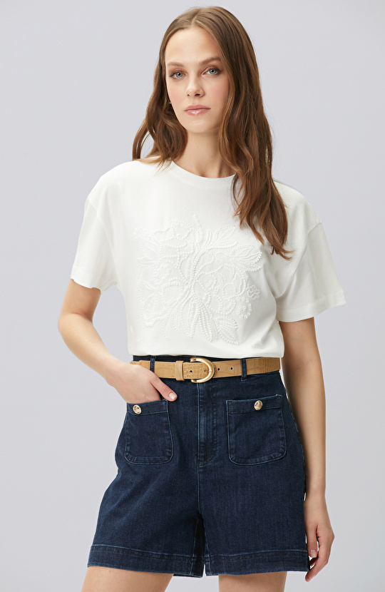 Kırık Beyaz Boncuk İşleme Detaylı T-shirt