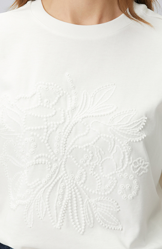 Kırık Beyaz Boncuk İşleme Detaylı T-shirt
