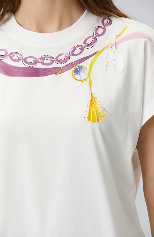 Kırık Beyaz Yaka Baskı Detaylı T-shirt