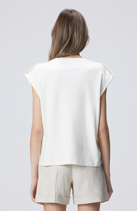 Kırık Beyaz Boncuk İşleme Cep Detaylı T-shirt