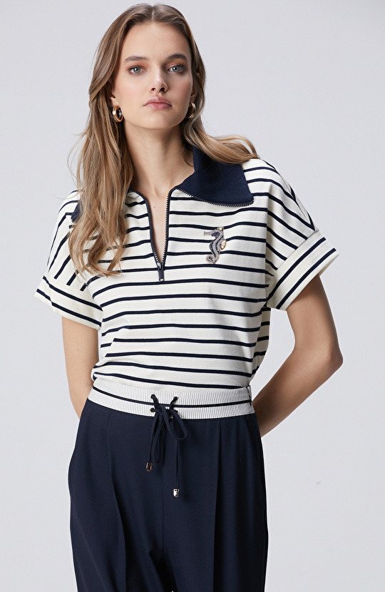 Lacivert Beyaz Aksesuarlı Fermuar Yaka T-shirt