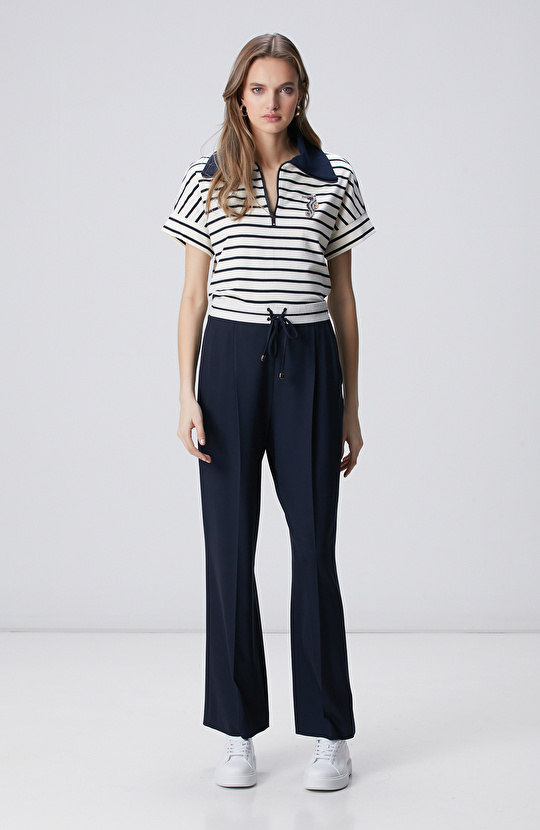 Lacivert Beyaz Aksesuarlı Fermuar Yaka T-shirt