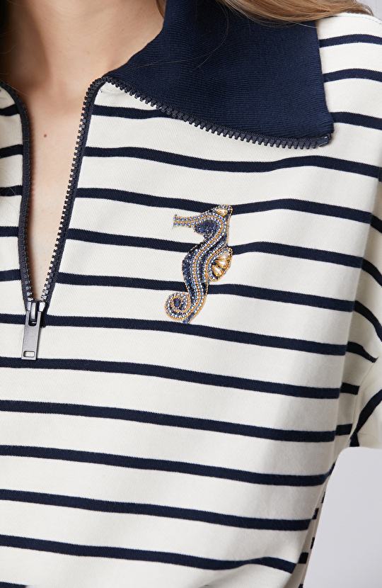 Lacivert Beyaz Aksesuarlı Fermuar Yaka T-shirt