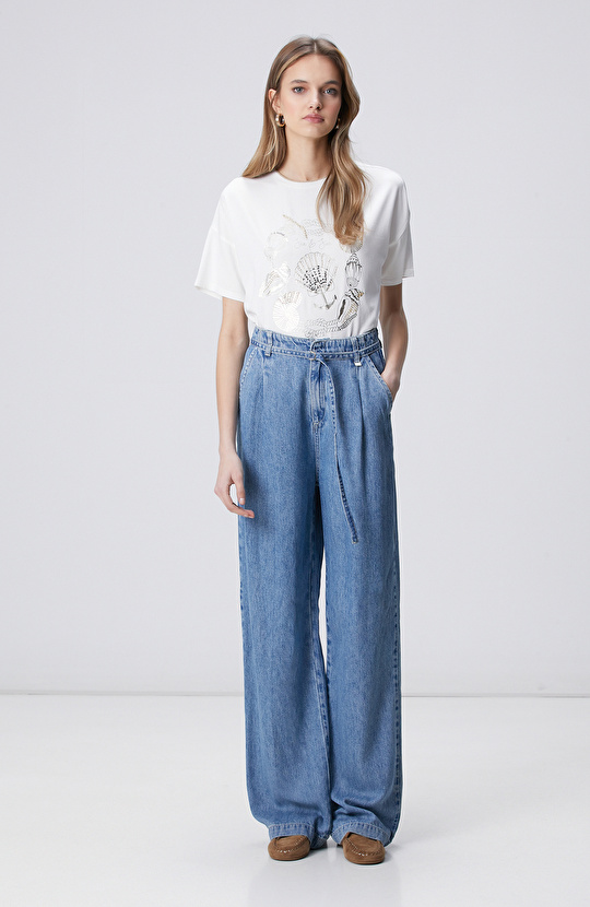 Kırık Beyaz Ön Beden Baskılı T-shirt