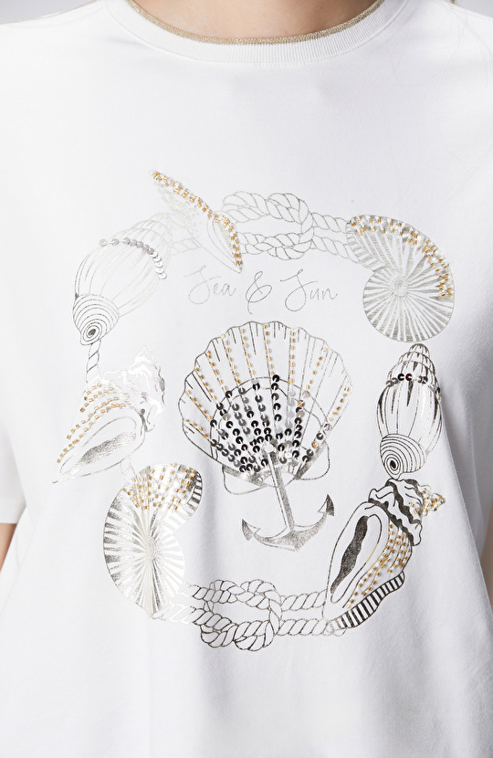 Kırık Beyaz Ön Beden Baskılı T-shirt