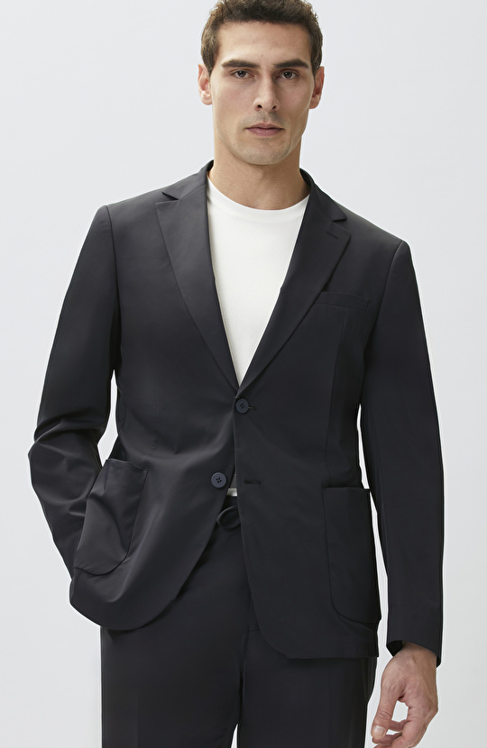 SUIT