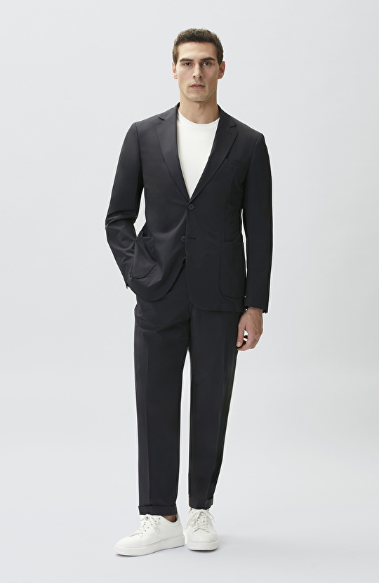 SUIT