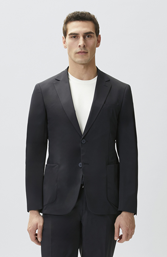 SUIT