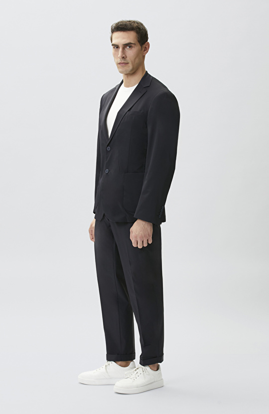 SUIT