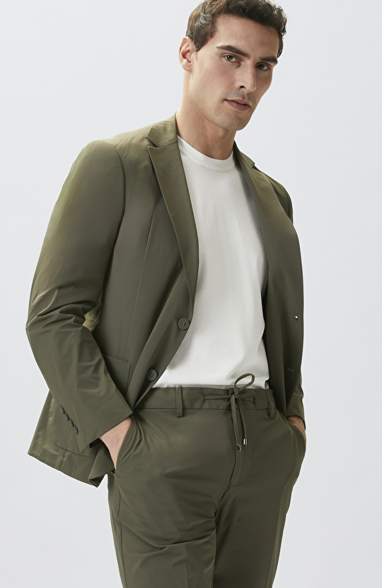 SUIT