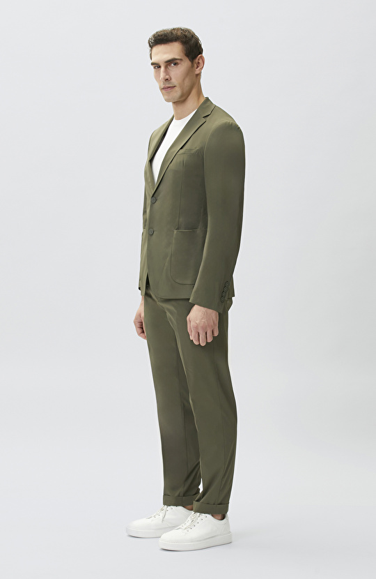 SUIT