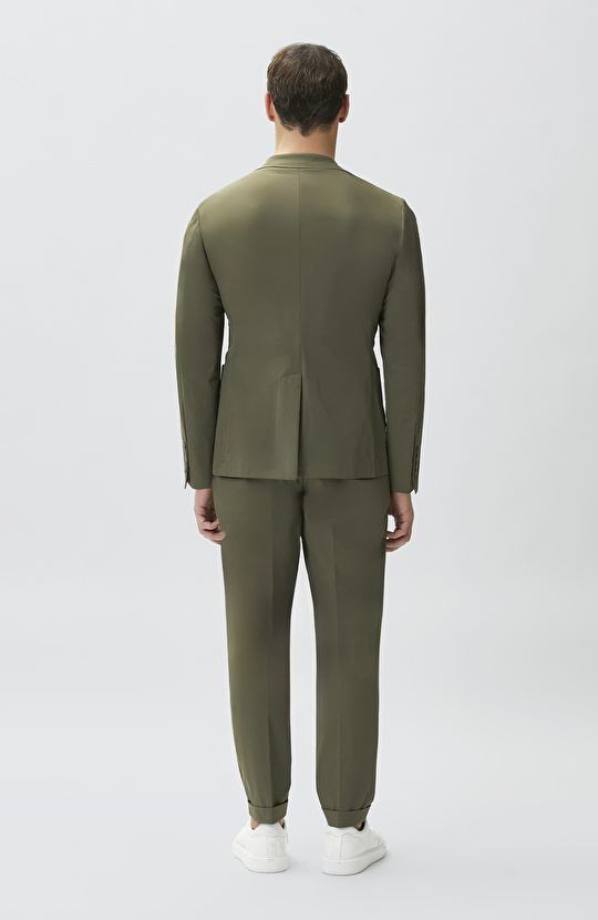 SUIT