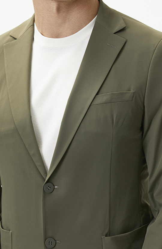 SUIT