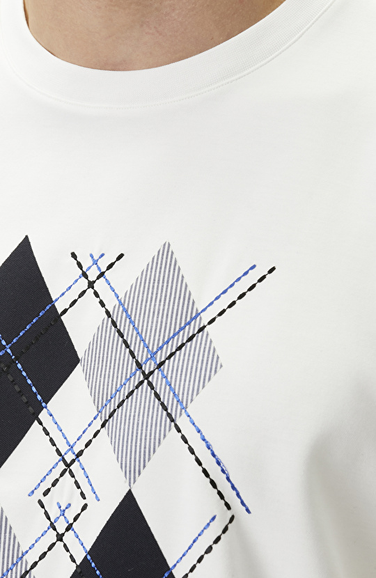 Beyaz Nakışlı T-shirt