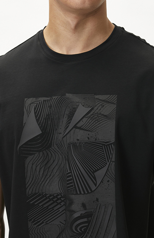 Siyah Enjeksiyon Baskılı T-shirt