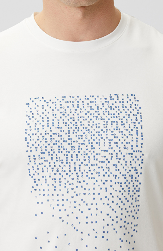 Beyaz Network Mini Harf Baskılı T-shirt