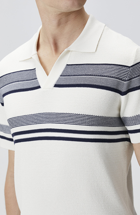 Kırık Beyaz Çizgili Triko Kazak