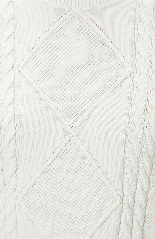 Beyaz Saç Örgü Detaylı Triko Kazak