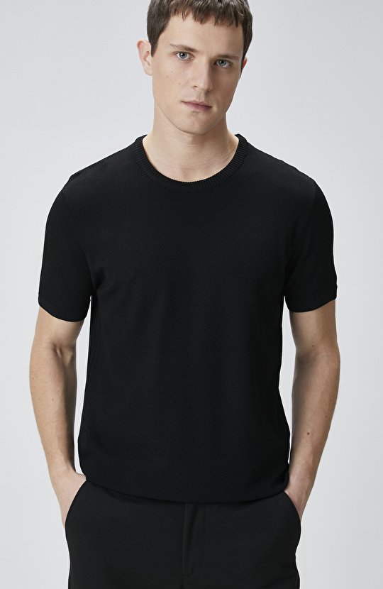 Siyah Balıksırtı Desenli Triko Kazak