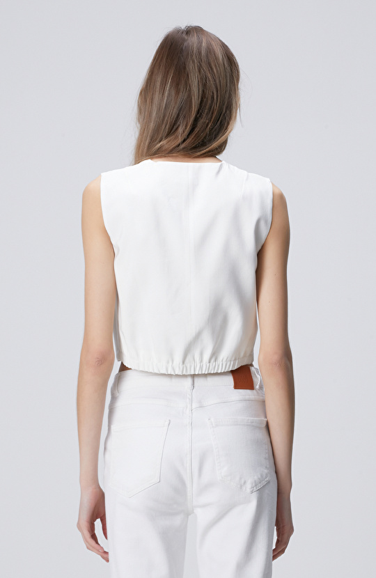 Beyaz Etek Ucu Büzgülü T-shirt