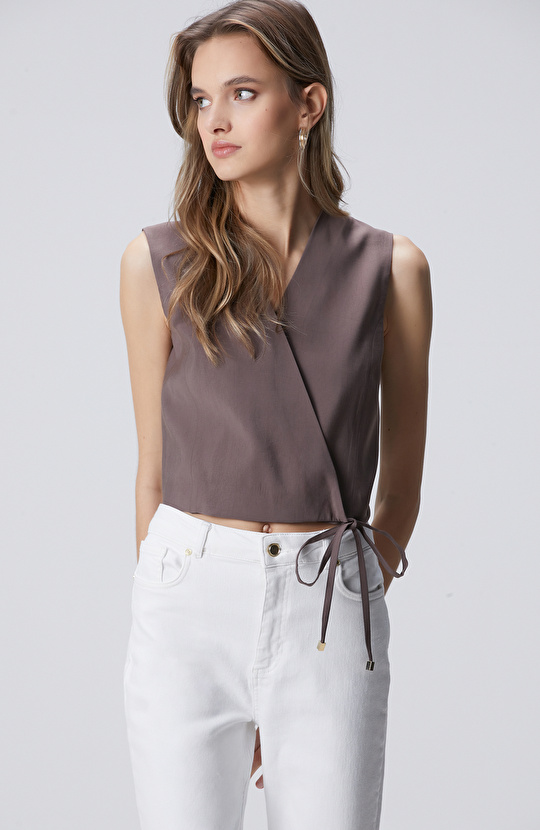 Kahverengi Etek Ucu Büzgülü T-shirt