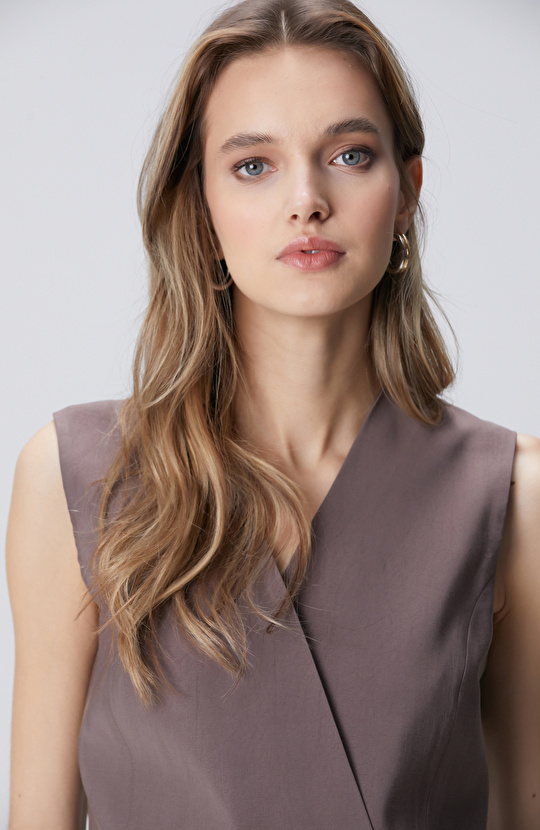 Kahverengi Etek Ucu Büzgülü T-shirt